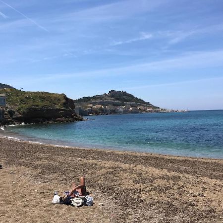 Le Cabanon Bleu Sur La Plage Marsiglia Esterno foto